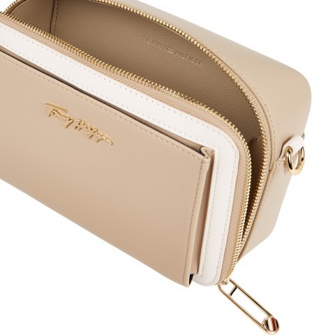 Tommy hilfiger boxy crossbody bag 2025