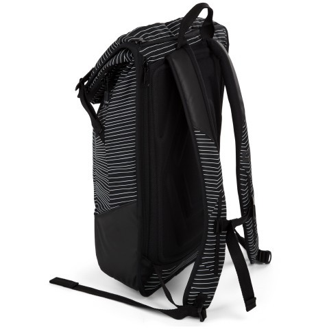 Aevor fineline black top