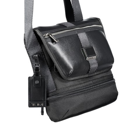 Tumi Umhangetasche Alpha Bravo Travis Black