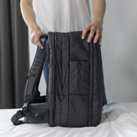 Onemate Rucksack Reisetasche Travel Backpack Ultimate mit Laptopfach 17.3 Zoll Volumen 40 Liter