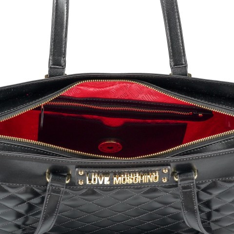 Shopper love moschino online