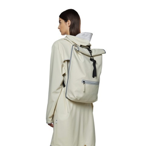 Rains Rucksack Rolltop Reflective mit Laptopfach 16 Zoll Fossil