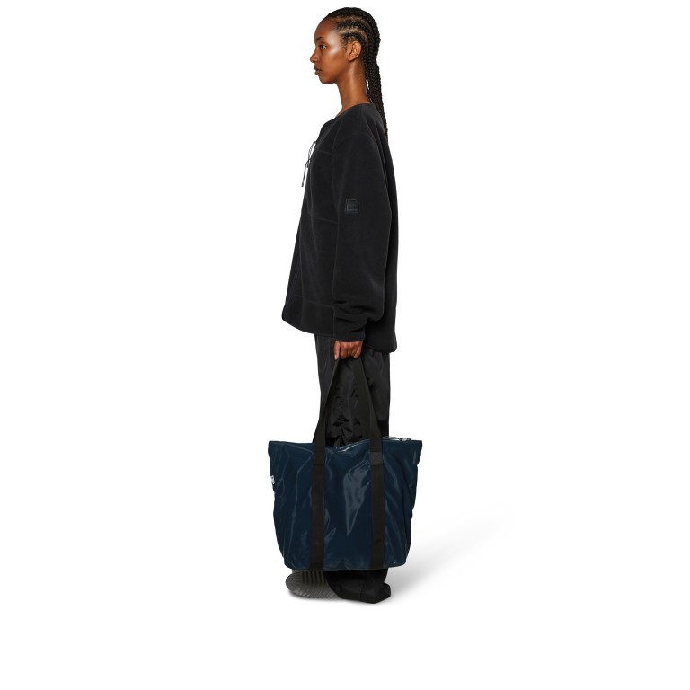 Shopper Tote Bag Rush Ink, Farbe: blau/petrol, Marke: Rains, EAN: 5711747537715, Abmessungen in cm: 35x36x13, Bild 3 von 5