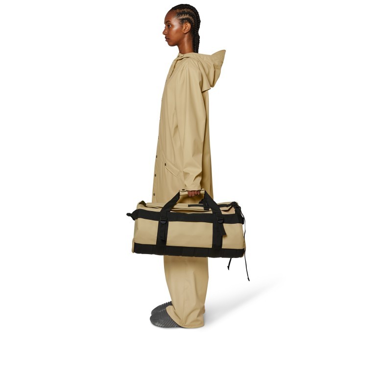 Reisetasche / Rucksack Duffel Bag Small Sand, Farbe: beige, Marke: Rains, EAN: 5711747539108, Abmessungen in cm: 55x28x28, Bild 3 von 8