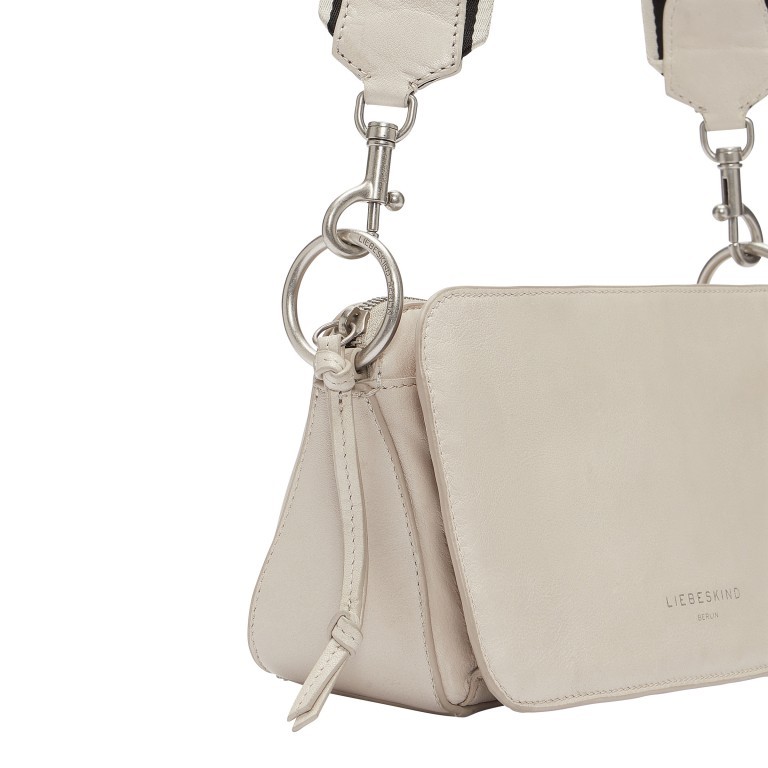 Umhängetasche Clarice Crossbody Bag M Almond Milk, Farbe: weiß, Marke: Liebeskind Berlin, EAN: 4099593076192, Abmessungen in cm: 27x15x8, Bild 5 von 5