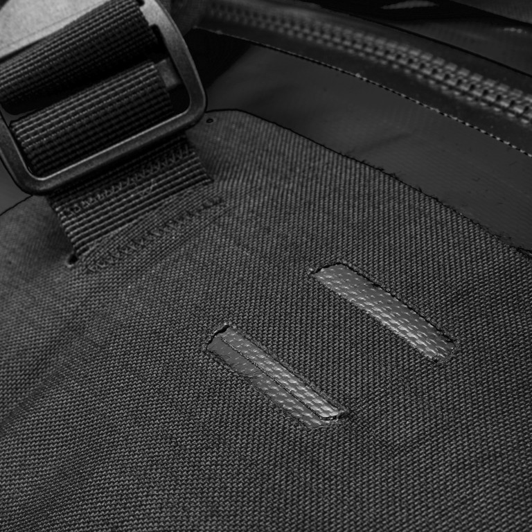 Reisetasche Duffle mit Rollen Volumen 110 Liter Black, Farbe: schwarz, Marke: Ortlieb, EAN: 4013051037075, Abmessungen in cm: 33x86x45, Bild 9 von 11