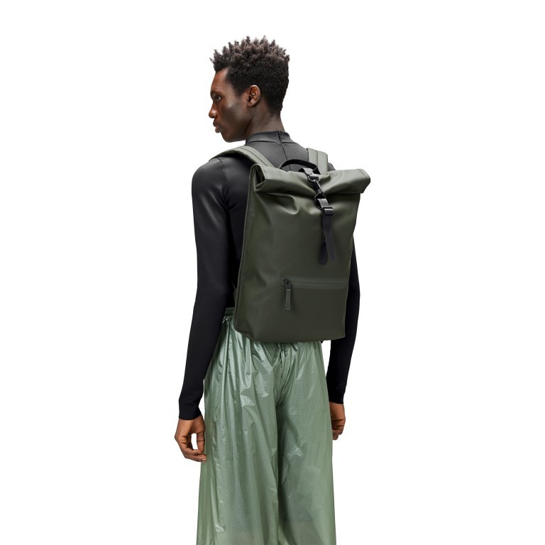 Rucksack Rolltop mit Laptopfach 16 Zoll Green, Farbe: grün/oliv, Marke: Rains, EAN: 5711747561055, Abmessungen in cm: 32x48x11, Bild 3 von 5