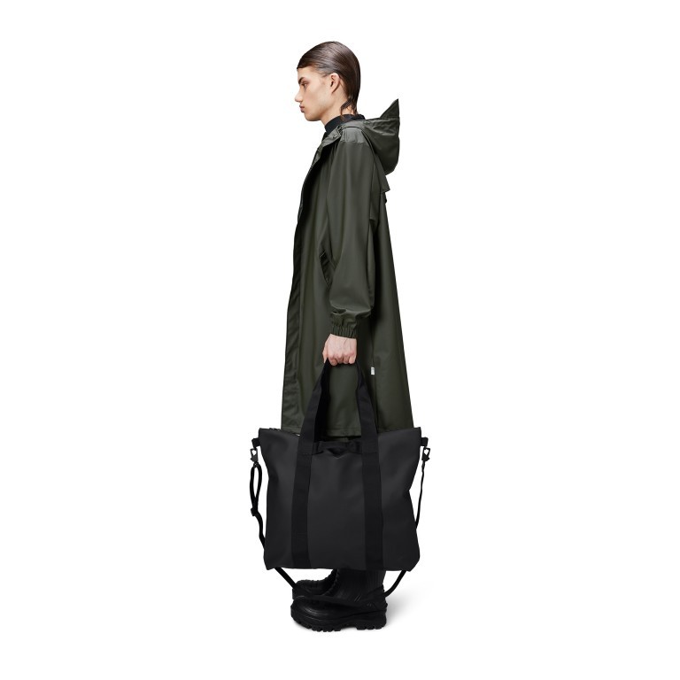 Tasche Tote Bag Black, Farbe: schwarz, Marke: Rains, EAN: 5711747557874, Abmessungen in cm: 44x45x12, Bild 3 von 4