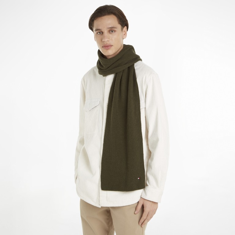 Schal Essential Flag Scarf Army Green, Farbe: taupe/khaki, Marke: Tommy Hilfiger, EAN: 8720645294726, Abmessungen in cm: 25x180x0, Bild 2 von 3