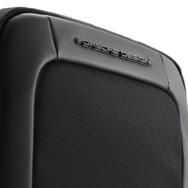 Umhängetasche Roadster 4.0 Shoulder Bag XS Black, Farbe: schwarz, Marke: Porsche Design, EAN: 4056487001661, Abmessungen in cm: 20x26x6.5, Bild 8 von 8