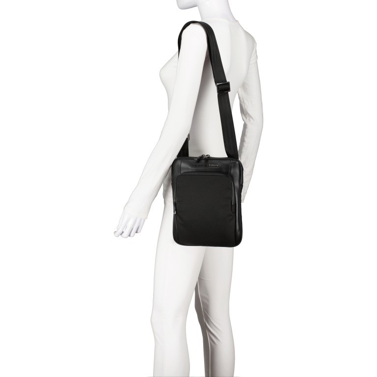 Umhängetasche Roadster 4.0 Shoulder Bag S Black, Farbe: schwarz, Marke: Porsche Design, EAN: 4056487001678, Abmessungen in cm: 21x28x3.5, Bild 5 von 9