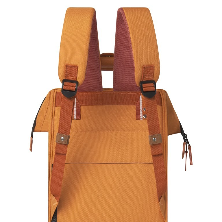 Rucksack Adventurer Medium mit zwei auswechselbaren Vortaschen Orange, Farbe: orange, Marke: Cabaia, EAN: 3701328391142, Abmessungen in cm: 27x41x16, Bild 9 von 10