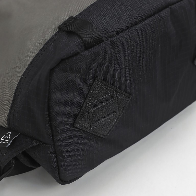 Rucksack Street Cruise Series Christopher mit Laptopfach 15 Zoll Dark Grey, Farbe: grau, Marke: Doughnut, EAN: 4895222520131, Abmessungen in cm: 32x45x12.5, Bild 9 von 9