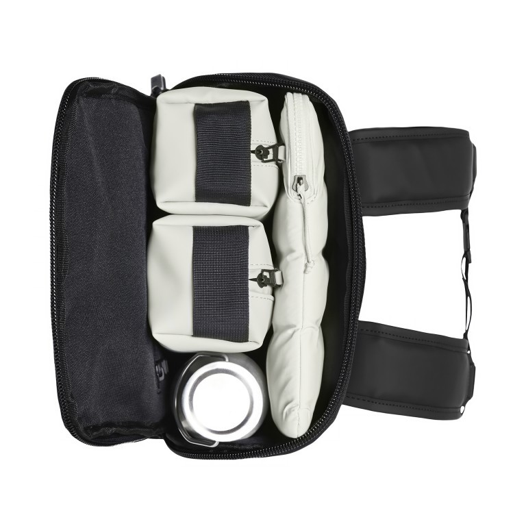 Rucksack Trail Cargo Backpack mit Laptopfach 13 Zoll Black, Farbe: schwarz, Marke: Rains, EAN: 5711747558741, Abmessungen in cm: 26x45x12, Bild 5 von 5