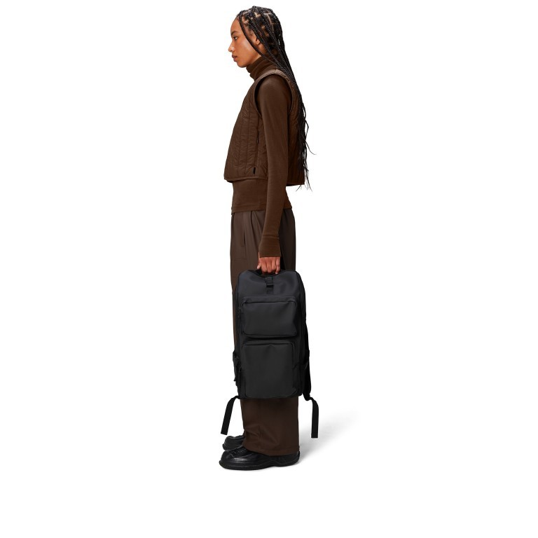 Rucksack Trail Cargo Backpack mit Laptopfach 13 Zoll Black, Farbe: schwarz, Marke: Rains, EAN: 5711747558741, Abmessungen in cm: 26x45x12, Bild 3 von 5
