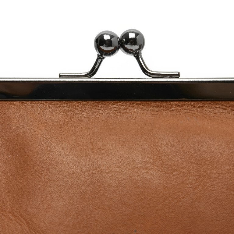 Umhängetasche Andrade mit Bügelverschluss Cognac, Farbe: cognac, Marke: The Chesterfield Brand, EAN: 8719241110103, Abmessungen in cm: 23x14x8, Bild 9 von 10
