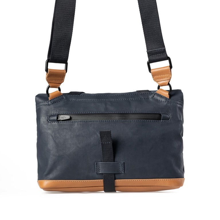 Umhängetasche Japan Yao mit Rolltop Night Blue, Farbe: blau/petrol, Marke: Aunts & Uncles, EAN: 4255717200045, Abmessungen in cm: 25.5x19x19, Bild 3 von 9