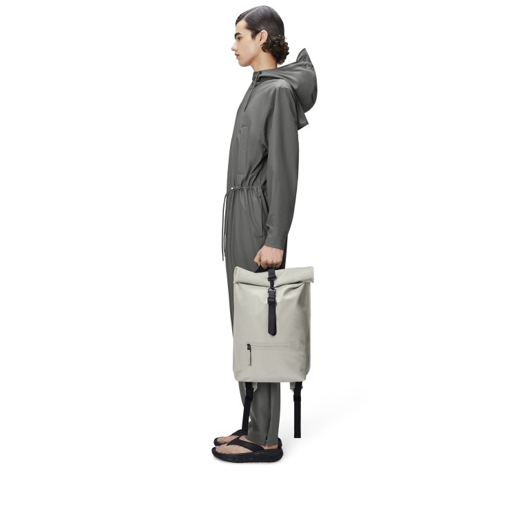Rucksack Rolltop mit Laptopfach 16 Zoll Matrix, Farbe: beige, Marke: Rains, EAN: 5711747603397, Abmessungen in cm: 32x48x11, Bild 4 von 5
