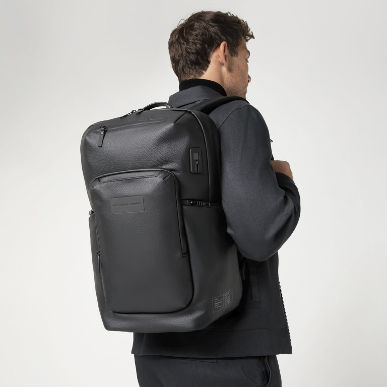 Rucksack Urban Eco Leather Backpack M2 mit Laptopfach 15 Zoll Black, Farbe: schwarz, Marke: Porsche Design, EAN: 4056487052298, Abmessungen in cm: 33x43x17, Bild 7 von 12