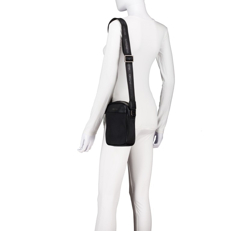 Umhängetasche Finix Nero, Farbe: schwarz, Marke: Valentino Bags, EAN: 8054942656087, Abmessungen in cm: 16.5x21x6.5, Bild 4 von 6