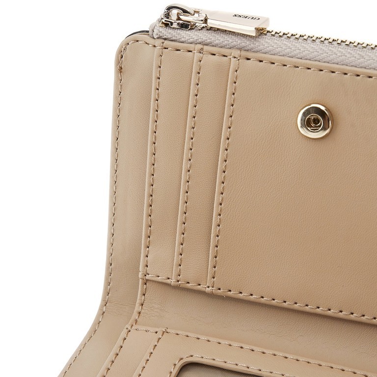 Geldbörse Laurel Bone, Farbe: beige, Marke: Guess, EAN: 0190231905837, Abmessungen in cm: 12.2x8.5x2.2, Bild 3 von 3