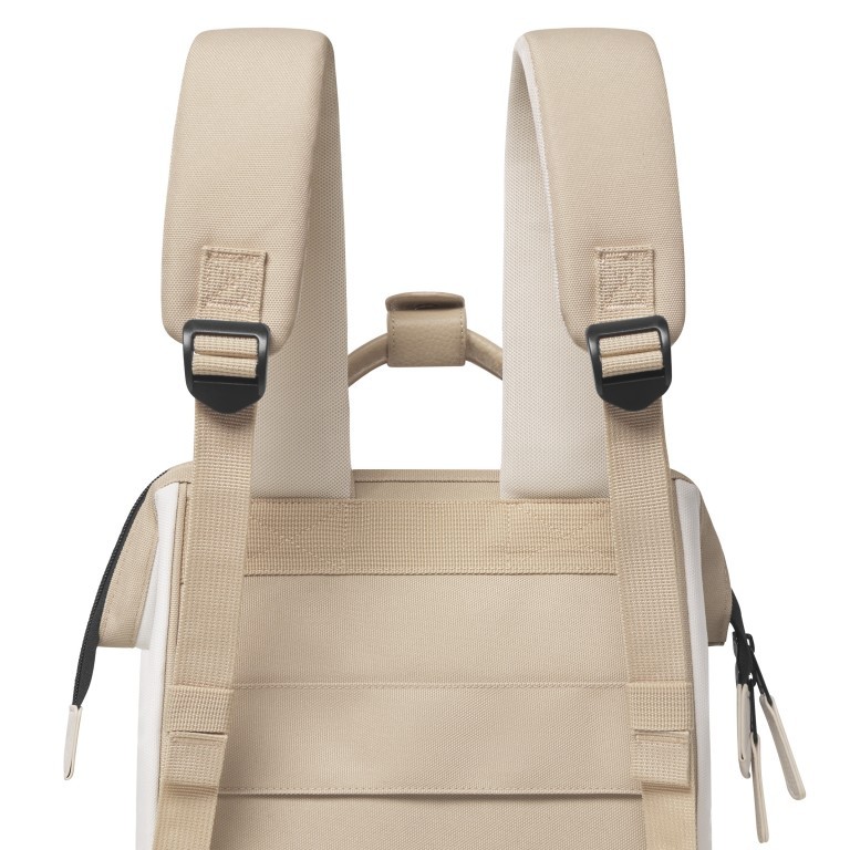 Rucksack Adventurer Small Arcachon mit zwei auswechselbaren Vortaschen Beige, Farbe: beige, Marke: Cabaia, EAN: 3667022007881, Abmessungen in cm: 23x32x13, Bild 9 von 10