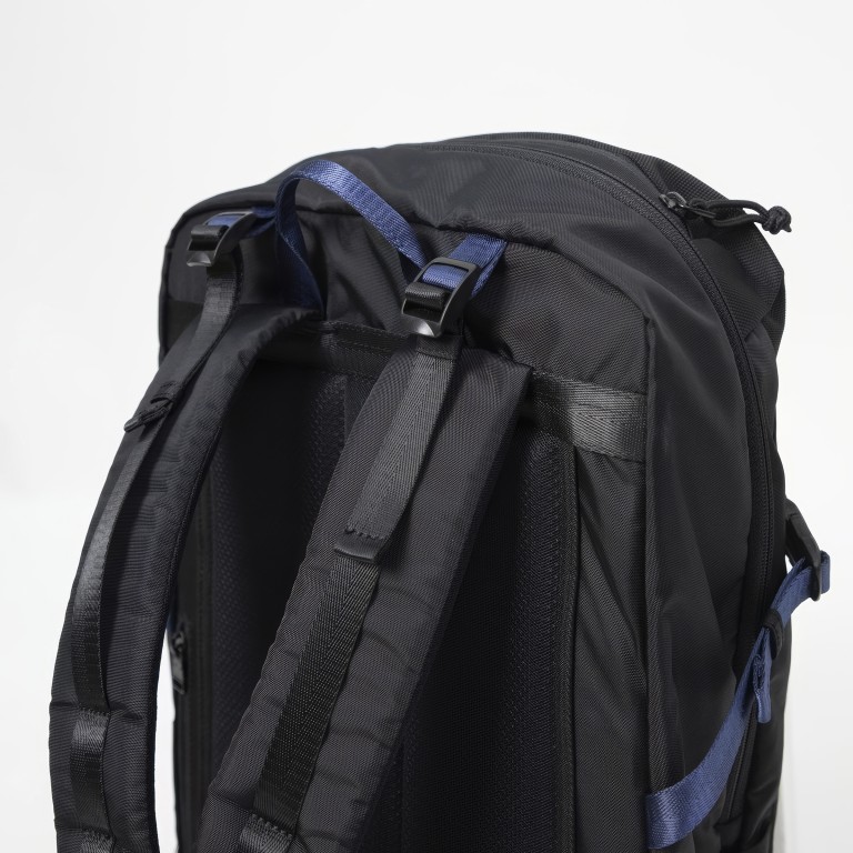 Rucksack The Actualise Series Astir Large mit Laptopfach 15 Zoll Black, Farbe: schwarz, Marke: Doughnut, EAN: 4895222513447, Abmessungen in cm: 31x54x19, Bild 10 von 13