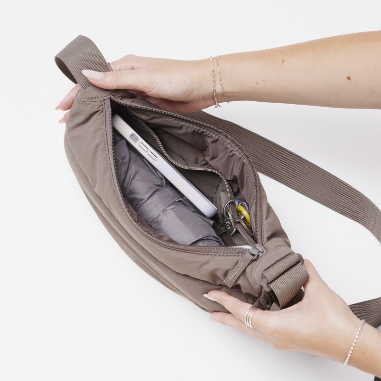Beuteltasche Puffer Moon Bag Small Monochrome Oyster, Farbe: taupe/khaki, Marke: Got Bag, EAN: 4262457050229, Abmessungen in cm: 32x18x9, Bild 7 von 7