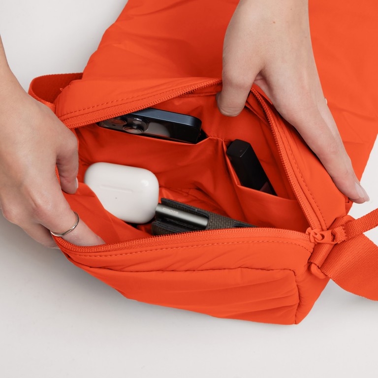 Umhängetasche Cloud Crossbody Bag Monochrome Hot Coral, Farbe: orange, Marke: Got Bag, EAN: 4262457051806, Abmessungen in cm: 23x17x7, Bild 6 von 9