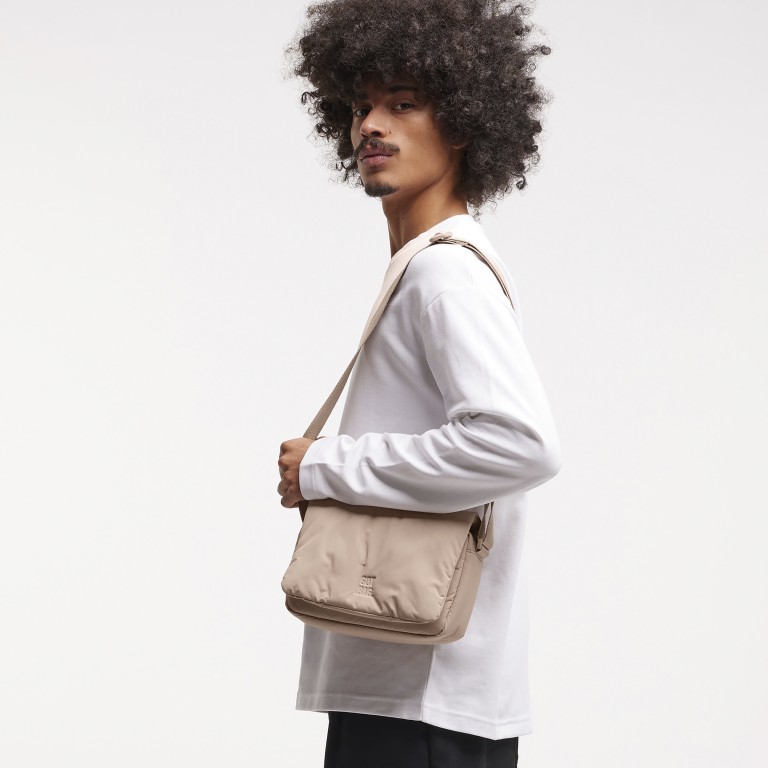 Umhängetasche Cloud Crossbody Bag Monochrome Sandbar, Farbe: taupe/khaki, Marke: Got Bag, EAN: 4262457051813, Abmessungen in cm: 23x17x7, Bild 5 von 9
