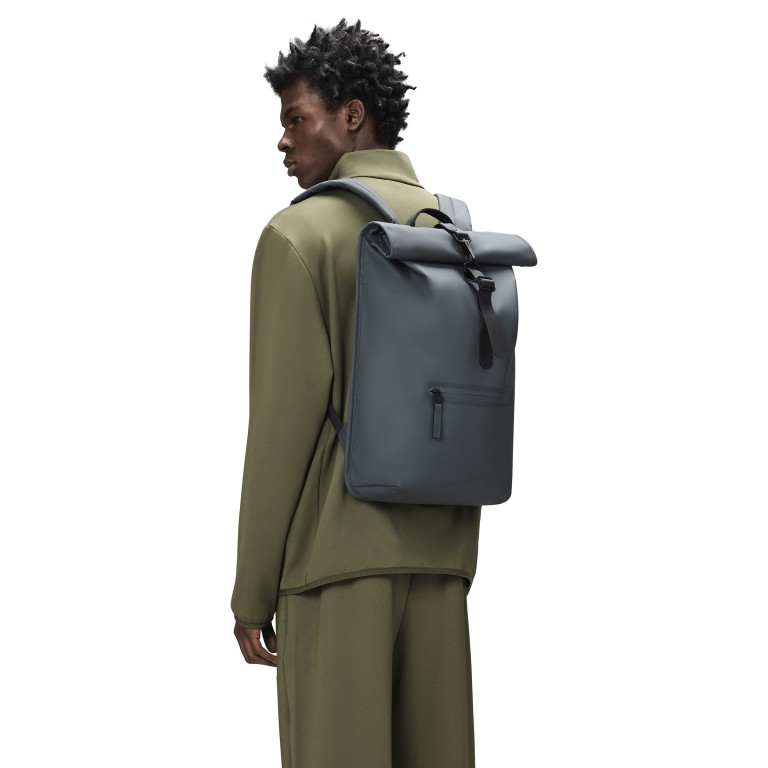 Rucksack Rolltop mit Laptopfach 16 Zoll Lagoon, Farbe: blau/petrol, Marke: Rains, EAN: 5715793003255, Abmessungen in cm: 32x48x11, Bild 4 von 5