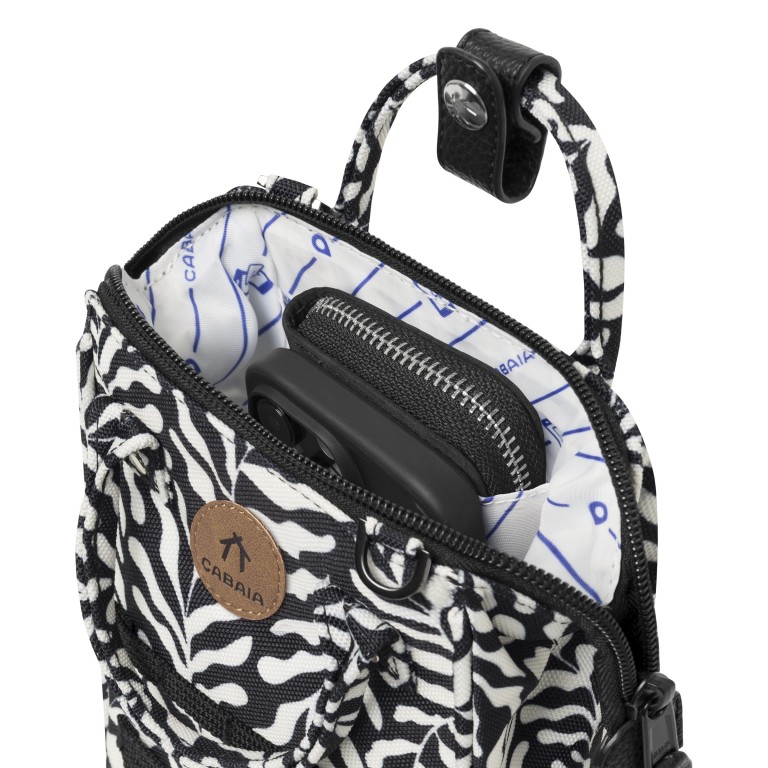 Umhängetasche Nano Bag Luanda Schwarz Weiß, Farbe: weiß, Marke: Cabaia, EAN: 3667022015190, Abmessungen in cm: 12x18x8.5, Bild 7 von 8