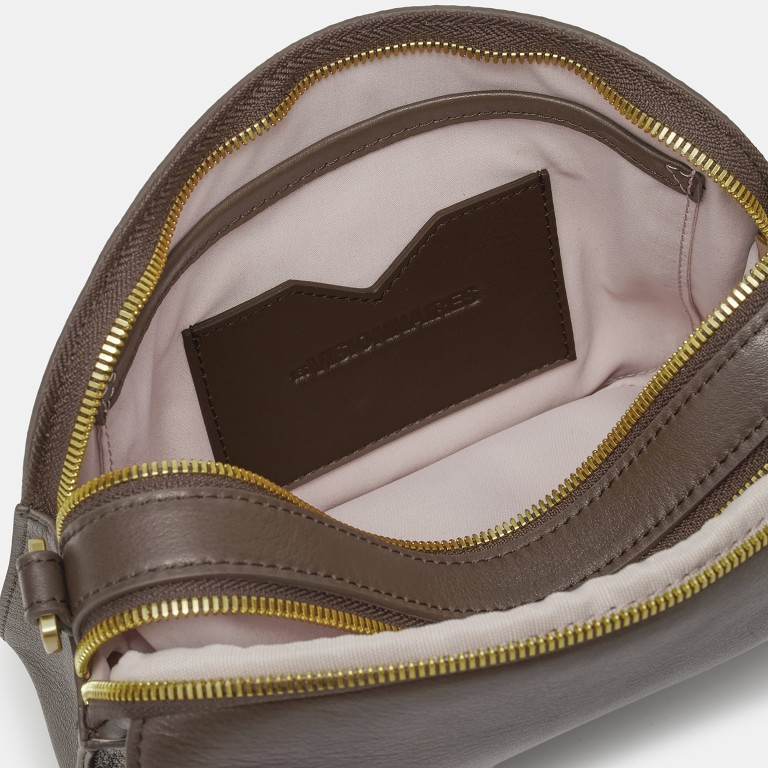 Umhängetasche Essential Emily Silky Chocolate, Farbe: braun, Marke: Les Visionnaires, EAN: 4262499033679, Abmessungen in cm: 23x16.5x6.5, Bild 7 von 8