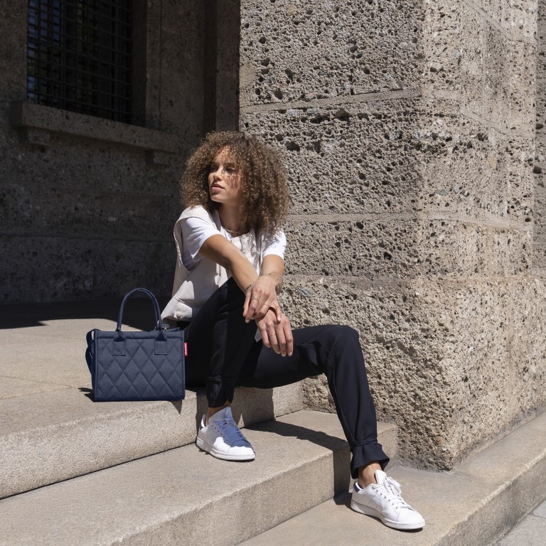 Handtasche Daily Shopper XS Rhombus Midnight Gold, Farbe: blau/petrol, Marke: Reisenthel, EAN: 4012013744938, Abmessungen in cm: 27x11x14, Bild 4 von 6