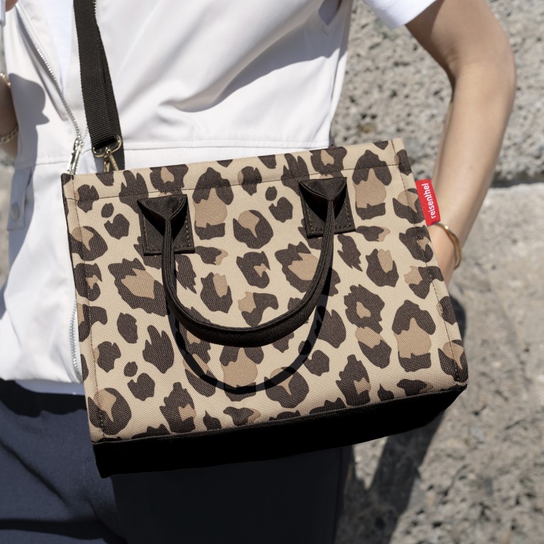 Handtasche Daily Shopper XS Leo Macchiato, Farbe: braun, Marke: Reisenthel, EAN: 4012013744952, Abmessungen in cm: 27x21x14, Bild 7 von 8