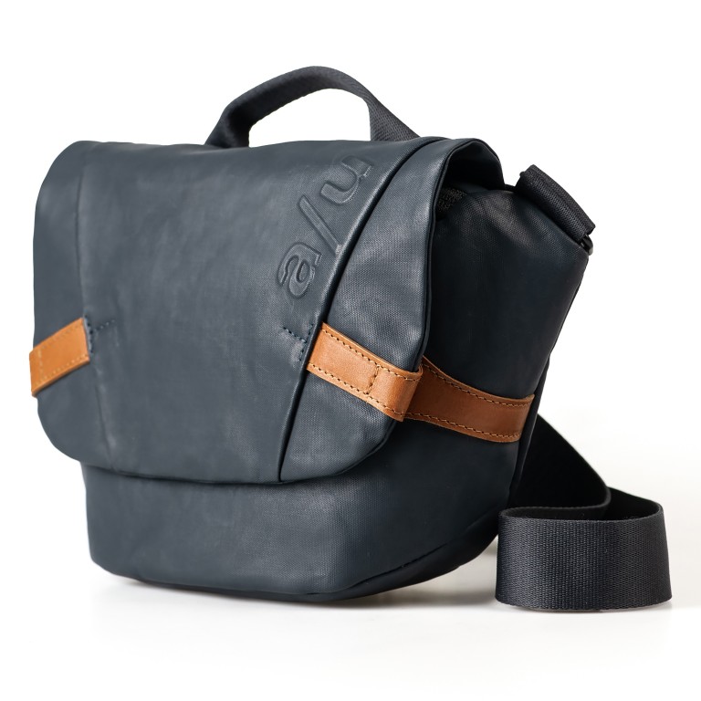 Umhängetasche Japan Kazo Night Blue, Farbe: blau/petrol, Marke: Aunts & Uncles, EAN: 4255717210501, Abmessungen in cm: 29x18x7, Bild 2 von 6