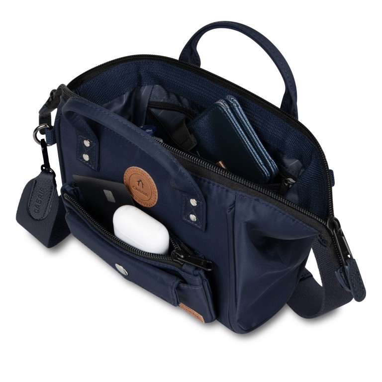 Umhängetasche Crossbody S Nara Dunkelblau, Farbe: blau/petrol, Marke: Cabaia, EAN: 3667022022044, Abmessungen in cm: 18x14x7.5, Bild 2 von 5