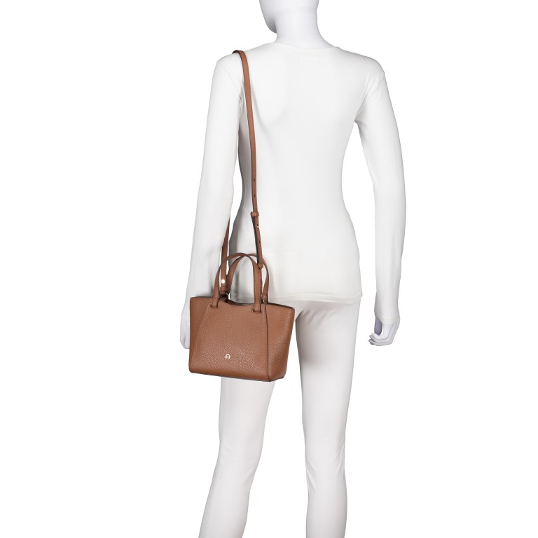 Shopper Pura S Cognac Brown, Farbe: cognac, Marke: AIGNER, EAN: 4055539682032, Abmessungen in cm: 19.5x17x10, Bild 4 von 6