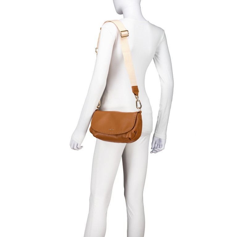 Umhängetasche Path Cuoio, Farbe: cognac, Marke: Biasia, EAN: 8051941033581, Abmessungen in cm: 26x25x9, Bild 6 von 8