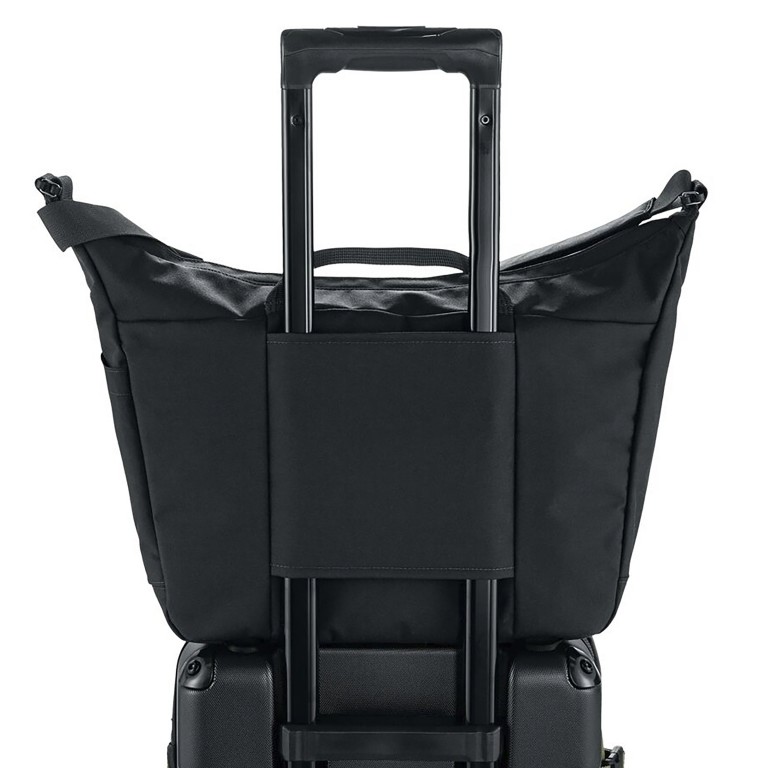 Beuteltasche Färden Crossbody mit Laptopfach 15 Zoll Coal Black, Farbe: schwarz, Marke: Fjällräven, EAN: 7323451155475, Abmessungen in cm: 50x33x18.5, Bild 4 von 12