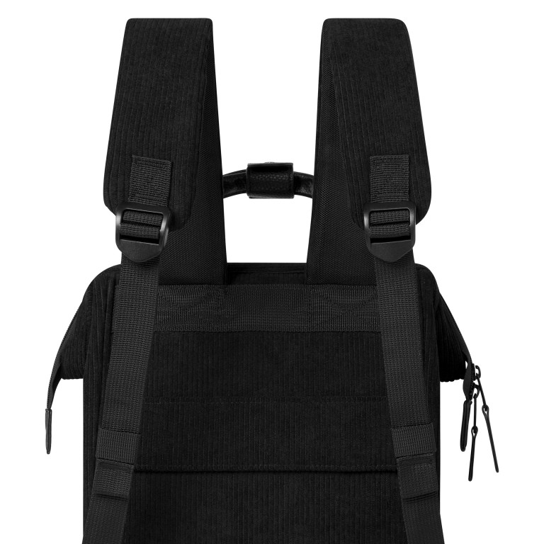 Rucksack Adventurer Small Brighton mit zwei auswechselbaren Vortaschen Schwarz, Farbe: schwarz, Marke: Cabaia, EAN: 3701328319405, Abmessungen in cm: 23x32x13, Bild 9 von 10