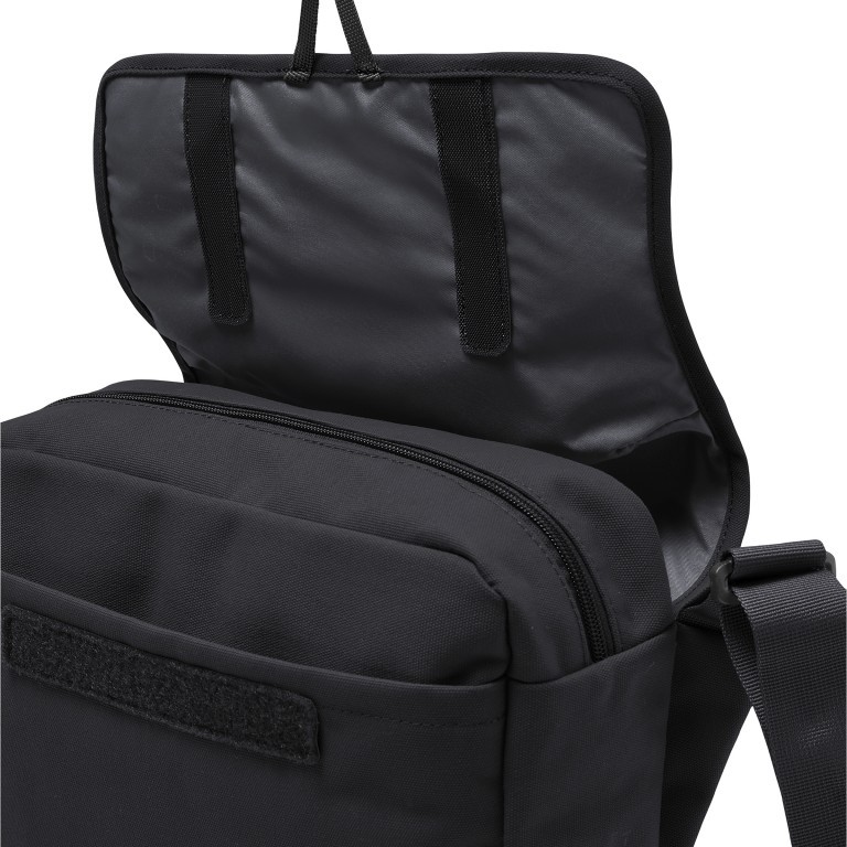 Umhängetasche Coreway Shoulder Bag Volumen 6 Liter Black, Farbe: schwarz, Marke: Vaude, EAN: 4062218661288, Abmessungen in cm: 30x23x7, Bild 8 von 10