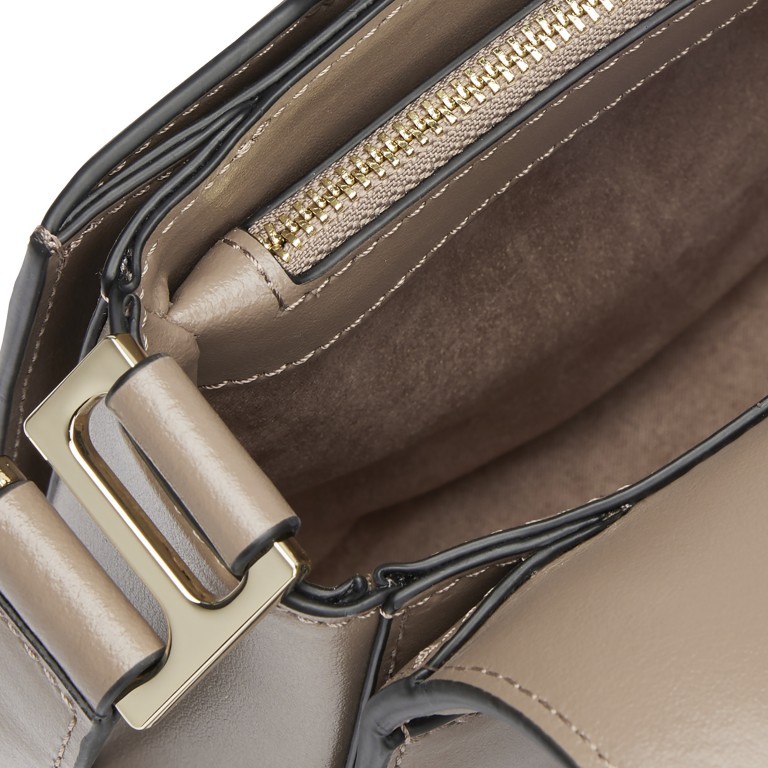 Umhängetasche Ariell Saddle Bag Medium Beige, Farbe: taupe/khaki, Marke: Boss, EAN: 4063539993676, Abmessungen in cm: 22.5x17x8.5, Bild 5 von 5