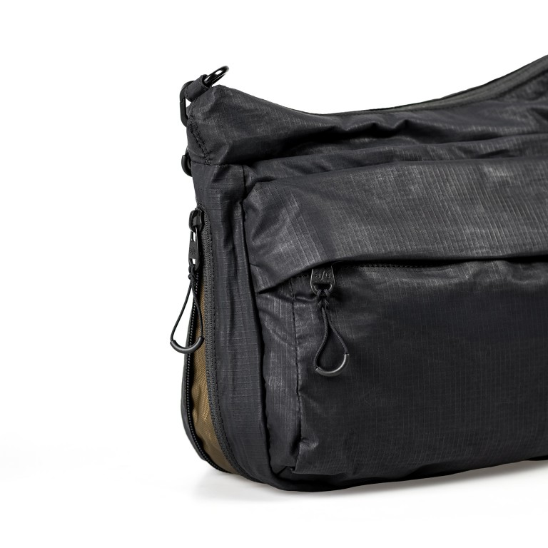 Umhängetasche Japan Re-Lite Nanuki erweiterbar, Farbe: schwarz, blau/petrol, beige, Marke: Aunts & Uncles, Abmessungen in cm: 28x21x9.5, Bild 7 von 7