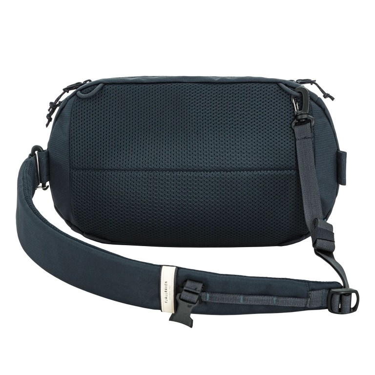 Umhängetasche Skule Sling 6, Farbe: schwarz, blau/petrol, grün/oliv, rosa/pink, Marke: Fjällräven, Abmessungen in cm: 22x35x11.5, Bild 3 von 12