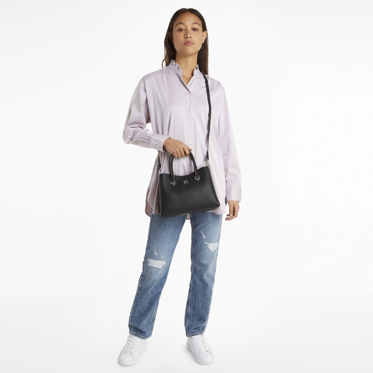 Handtasche Emblem Small Satchel Black, Farbe: schwarz, Marke: Tommy Hilfiger, EAN: 8720642484410, Abmessungen in cm: 28x20x14, Bild 3 von 5