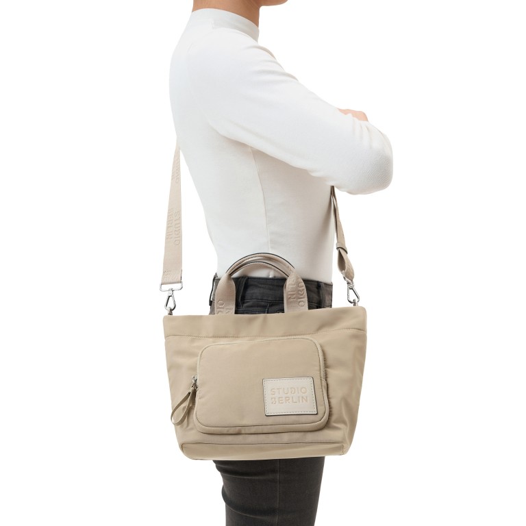 Handtasche Weißensee, Farbe: schwarz, grün/oliv, beige, Marke: Studio Berlin, Abmessungen in cm: 22.5x21.5x13.5, Bild 4 von 6