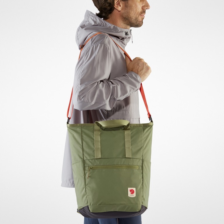 Tasche High Coast mit Laptopfach 15 Zoll, Farbe: schwarz, blau/petrol, taupe/khaki, grün/oliv, rosa/pink, orange, gelb, beige, Marke: Fjällräven, Abmessungen in cm: 31x40x14, Bild 5 von 8