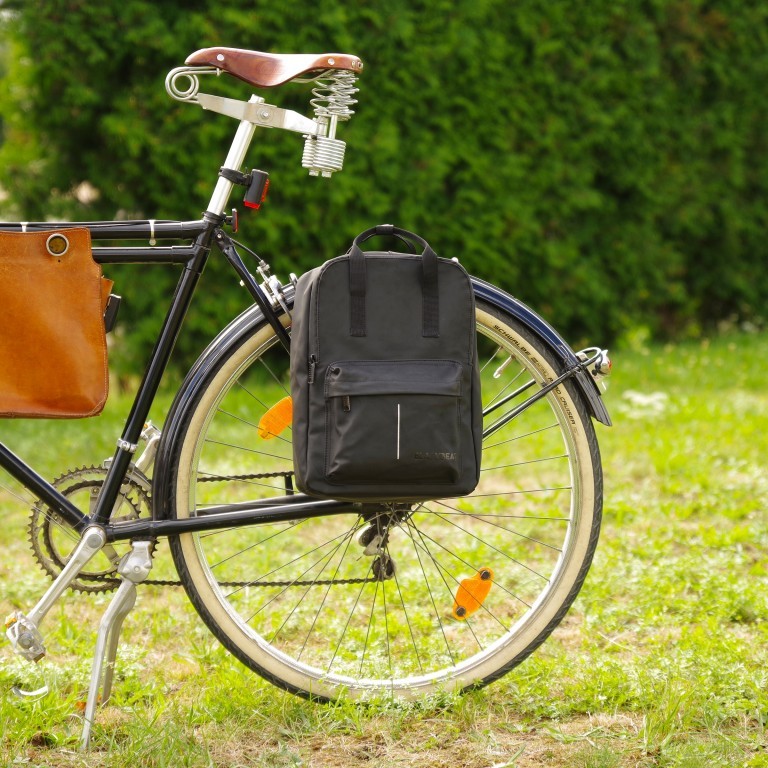 Fahrradtasche Rucksack mit Gepäckträgerbefestigung Beige, Farbe: beige, Marke: Blackbeat, EAN: 4066727000293, Abmessungen in cm: 26x35x10, Bild 3 von 4