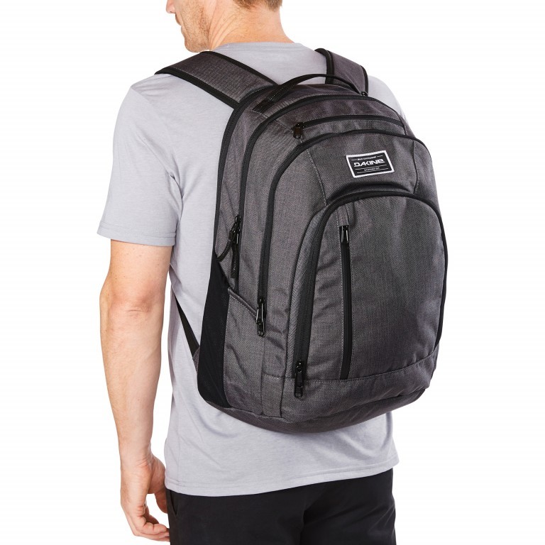 Rucksack 101 Black, Farbe: schwarz, Marke: Dakine, EAN: 0610934177657, Abmessungen in cm: 31x48x23, Bild 2 von 3